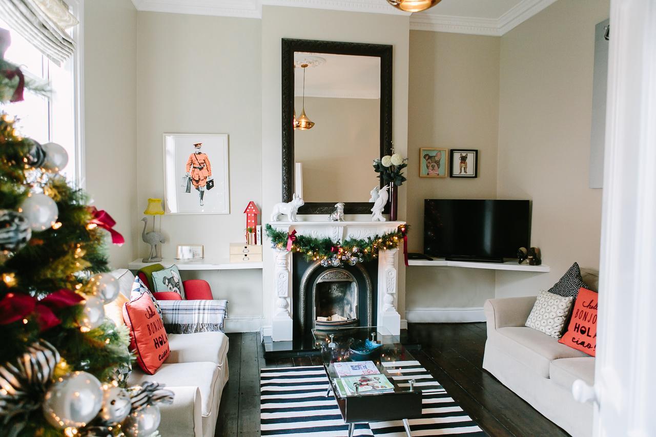 Cosy Home; Sleeps 10/11. 15 Minutes' Walk Holiday home Dublin